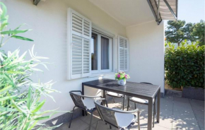 Beautiful apartment in Podstrana with WiFi and 2 Bedrooms